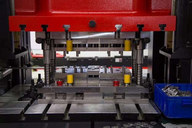 Best Buyers Selection Tips For Hydraulic Press Machine
